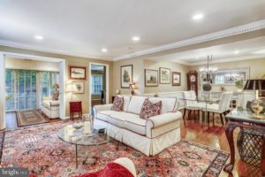 Luxberry Courts in North Bethesda Living Room