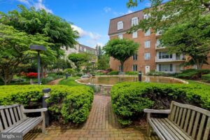 luxury condo in Chevy Chase