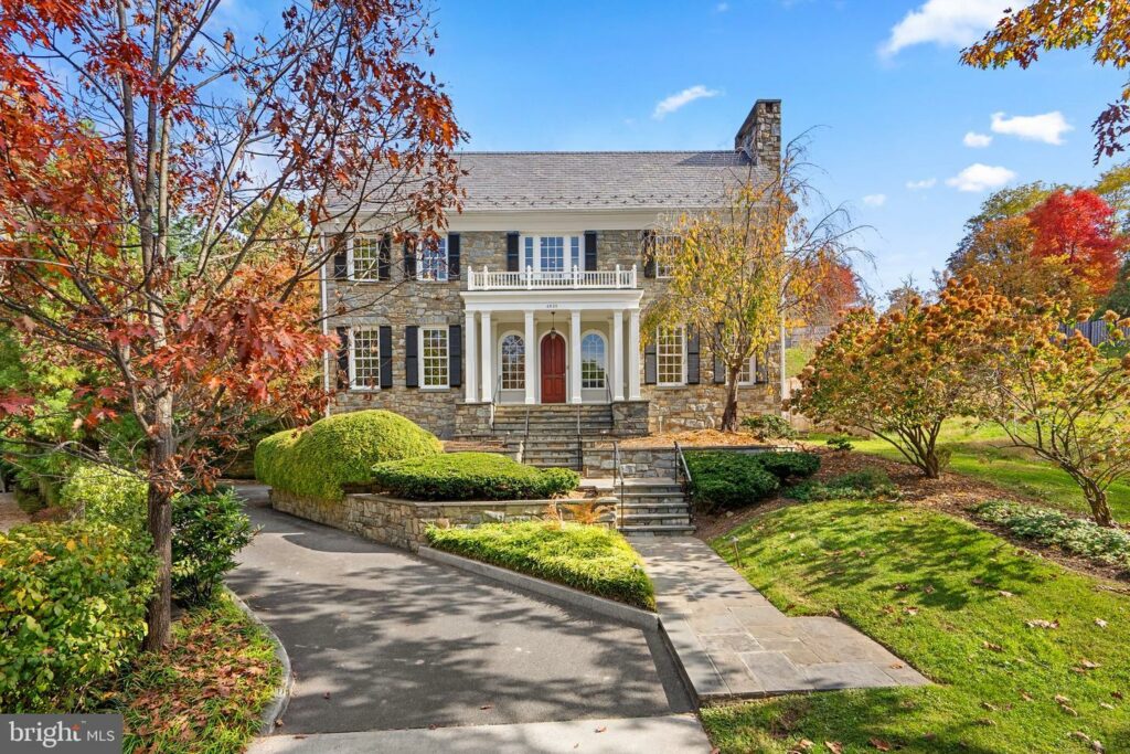 Spring Valley luxury neighborhood