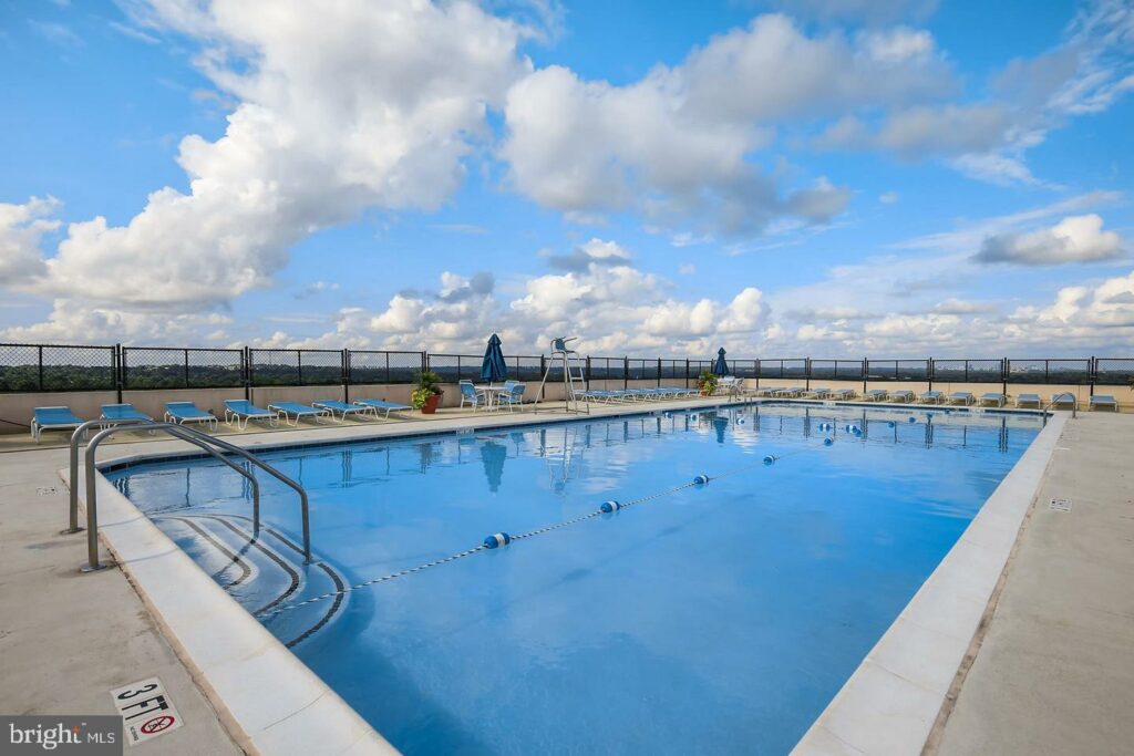 willoughby Pool