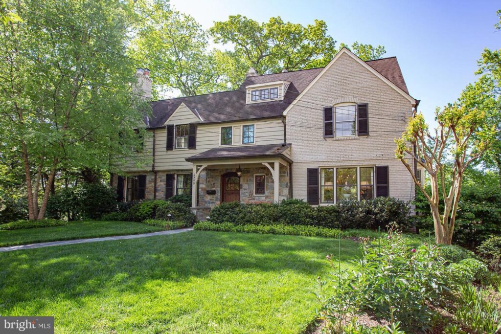 Luxury Bethesda Neighborhoods along Massachsuetts Avenue